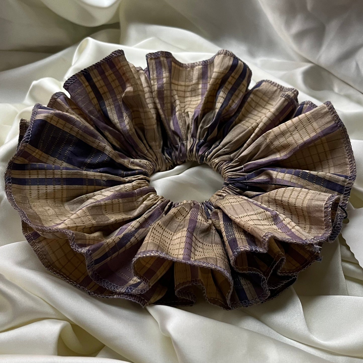 Aww, Humbug! | Ruffled Plaid Scrunchie