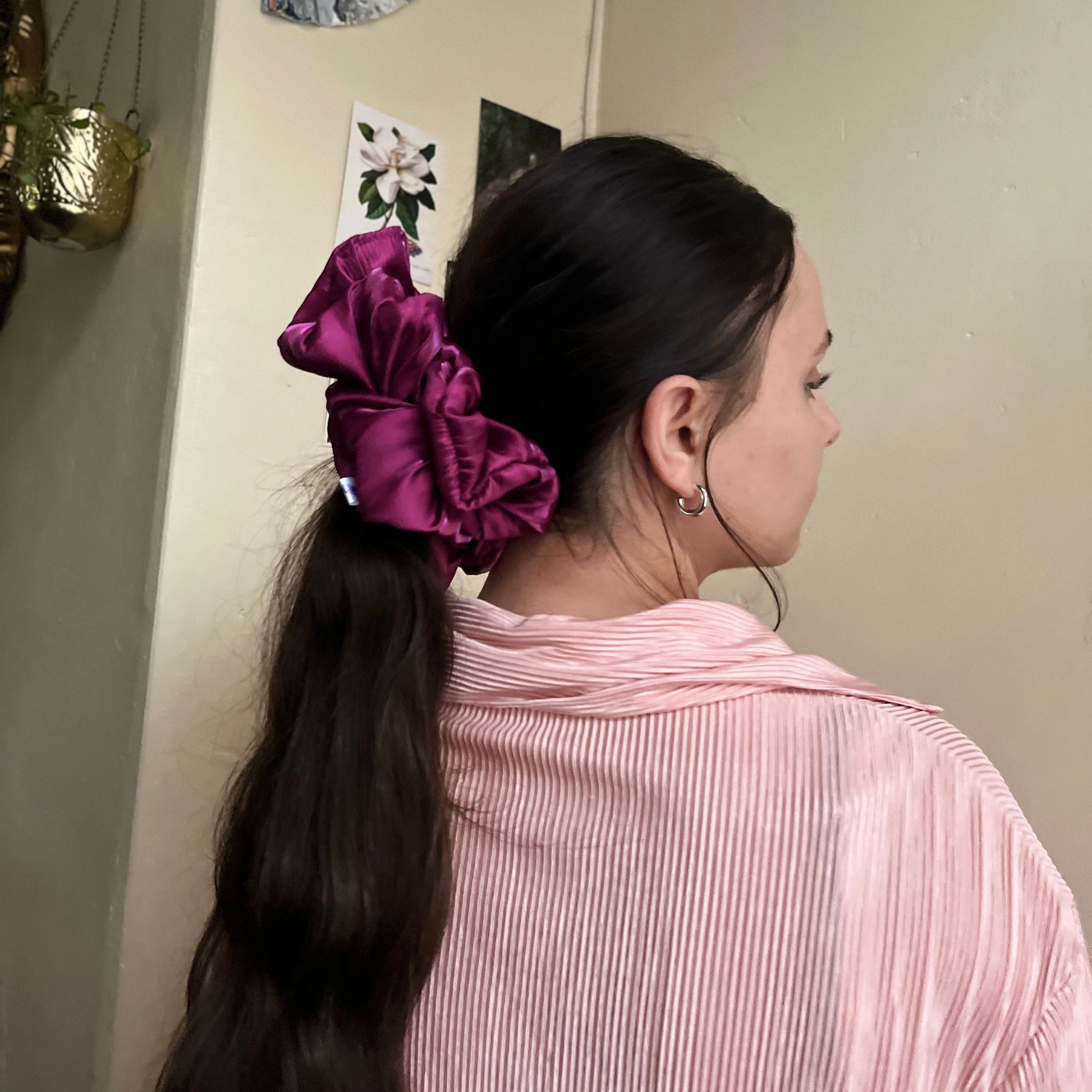 iridescent pink taffeta giant scrunchie. two tone iridescent hair accessory. thick hair