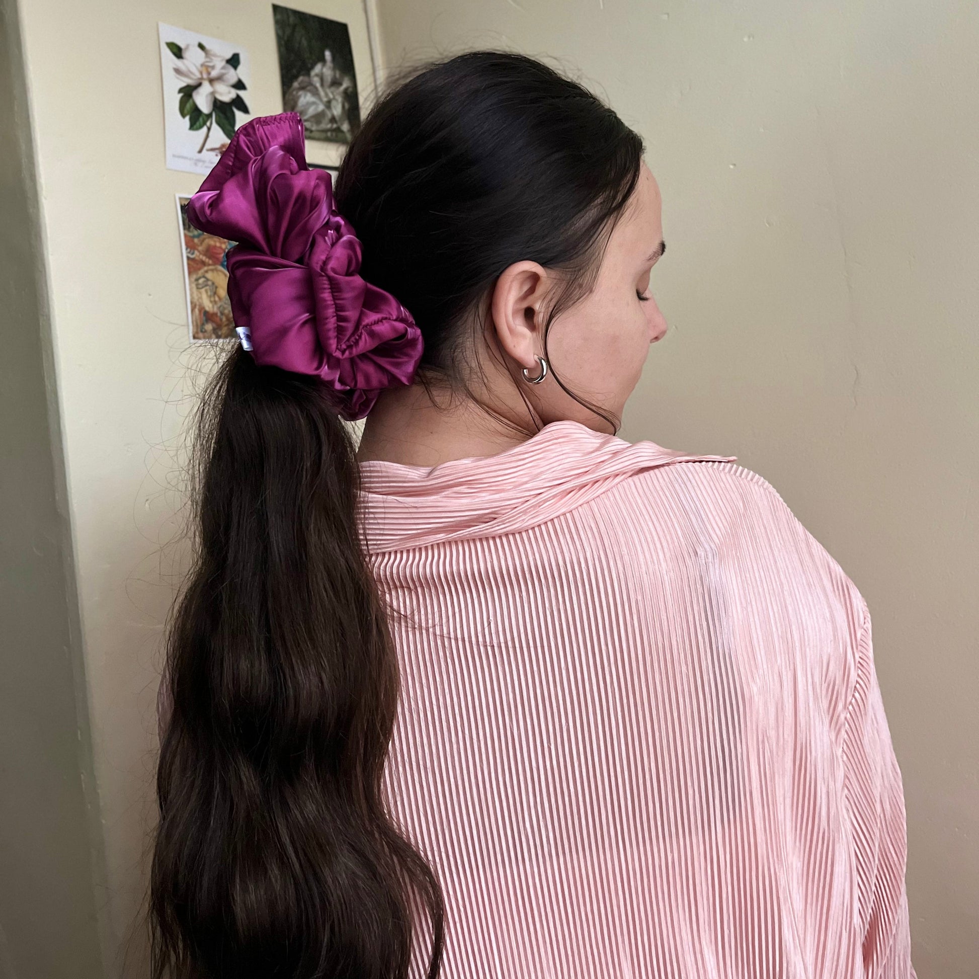 iridescent pink taffeta giant scrunchie. two tone iridescent hair accessory. thick hair
